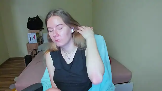 EmilyPaw online show from March 15, 2025, 7:20 am