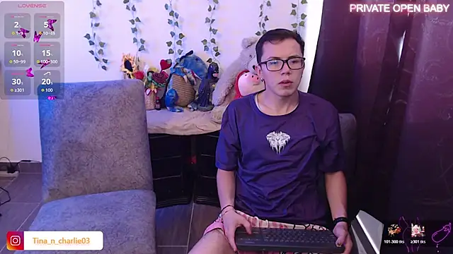 Tina 4 Charlie online show from November 30, 2025, 2:54 pm