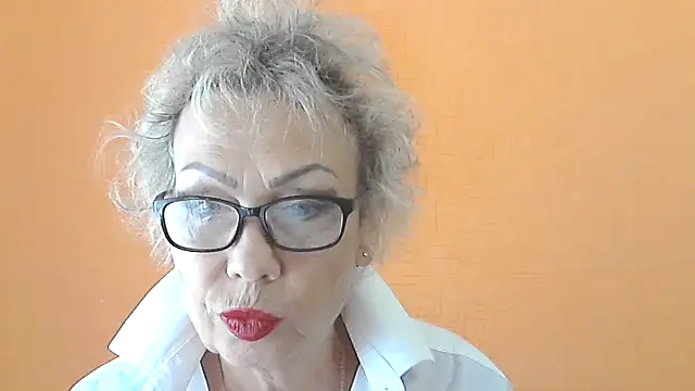 NessyJenixs online show from September 14, 2025, 6:45 am