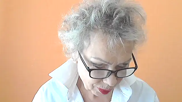 NessyJenixs online show from September 20, 2025, 6:36 am