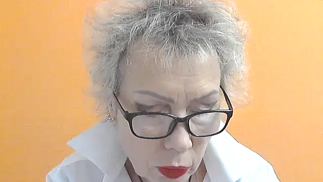 NessyJenixs online show from October 10, 2025, 1:32 pm