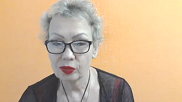NessyJenixs online show from December 3, 2025, 7:49 am