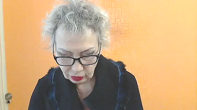 NessyJenixs online show from February 5, 2026, 8:08 am