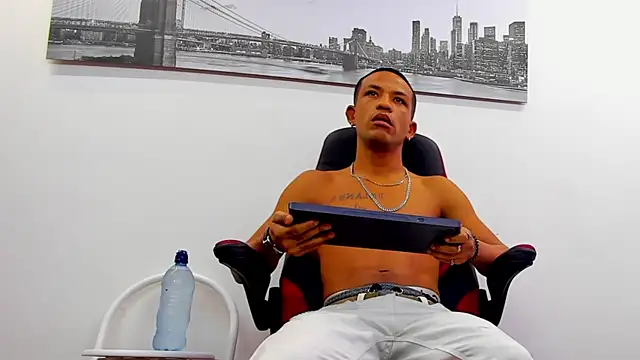 carlos alber12 online show from February 10, 2025, 7:17 pm