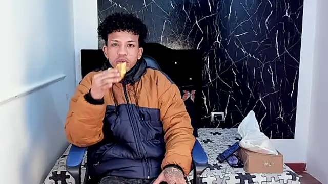 carlos alber12 online show from October 31, 2025, 12:39 pm