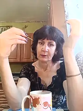 Laura Kiss online show from November 5, 2025, 7:30 am