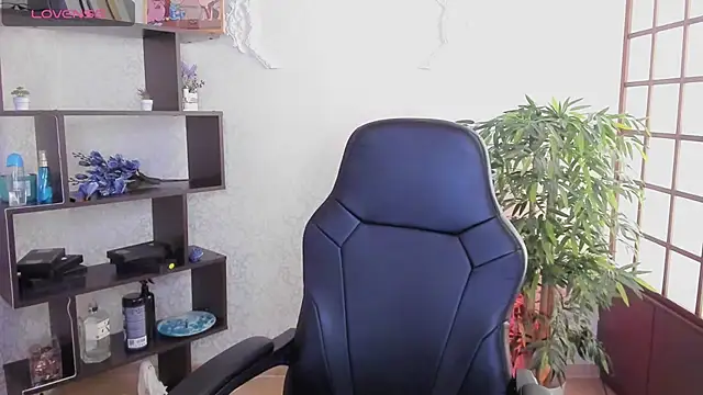 Snapshot of KristineBeauty chatting on March 19, 2025, 8:34 am KristineBeauty online show from March 19, 2025, 8:34 am