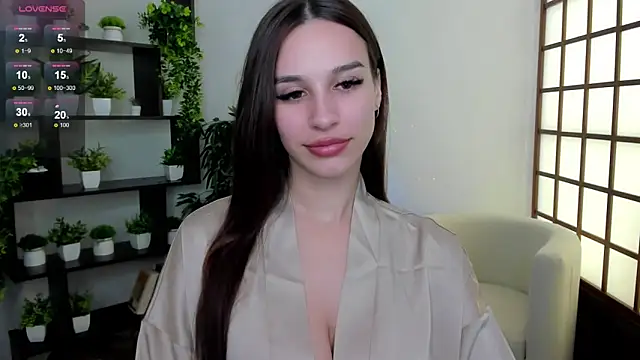 Snapshot of KristineBeauty chatting on October 13, 2025, 8:14 am KristineBeauty online show from October 13, 2025, 8:14 am