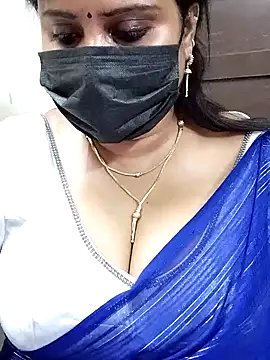 Queenflowerr online show from January 29, 2025, 11:51 am