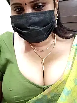 Queenflowerr online show from February 3, 2025, 10:14 am