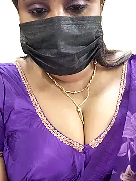 Queenflowerr online show from February 21, 2025, 7:10 pm