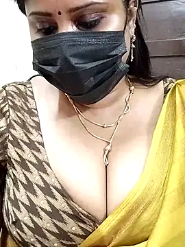 Queenflowerr online show from March 4, 2025, 10:35 am