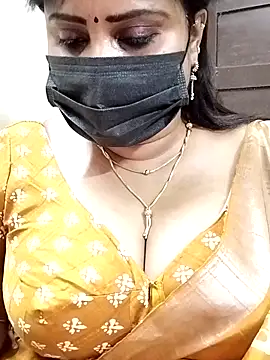 Queenflowerr online show from March 11, 2025, 11:01 am