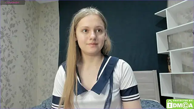 Snapshot of onelovelyalice chatting on January 22, 2025, 12:48 am onelovelyalice online show from January 22, 2025, 12:48 am