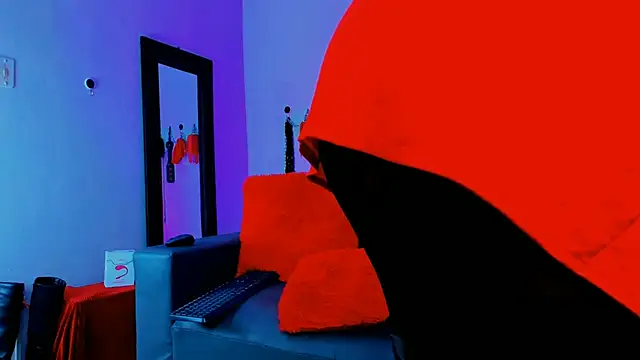 Snapshot of KaramStone chatting on March 19, 2025, 10:42 pm KaramStone online show from March 19, 2025, 10:42 pm