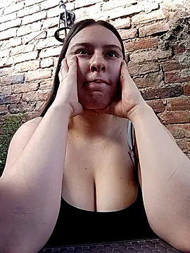 Snapshot of ary-cooper chatting on December 13, 2025, 8:14 pm ary-cooper online show from December 13, 2025, 8:14 pm