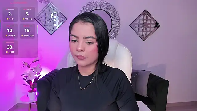 Layla Breezee online show from December 15, 2025, 12:31 pm