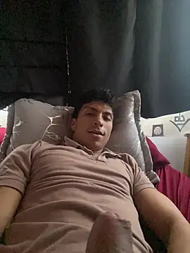 Snapshot of ApoloCruz chatting on February 19, 2026, 10:06 pm ApoloCruz online show from February 19, 2026, 10:06 pm