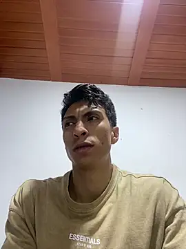 Snapshot of ApoloCruz chatting on March 22, 2026, 3:21 am ApoloCruz online show from March 22, 2026, 3:21 am