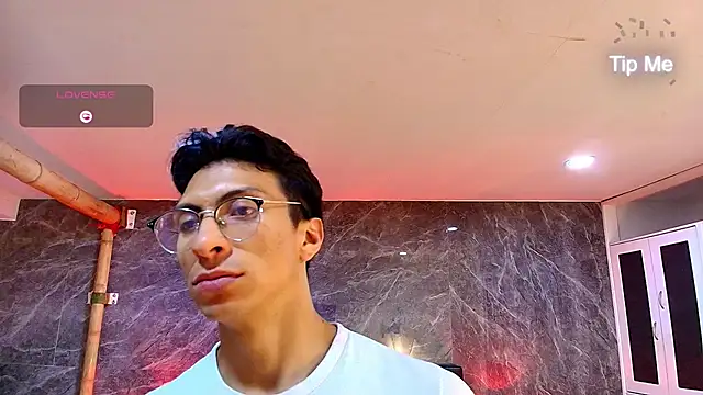 Snapshot of ApoloCruz chatting on March 31, 2026, 5:52 am ApoloCruz online show from March 31, 2026, 5:52 am