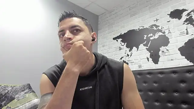 Frank Millers online show from December 4, 2025, 6:27 pm