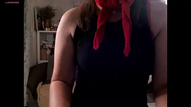 AdorahB3ll3 online show from September 28, 2025, 7:08 pm