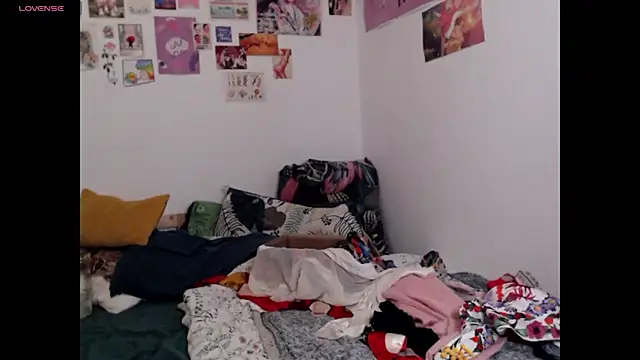 AdorahB3ll3 online show from December 2, 2025, 8:15 pm