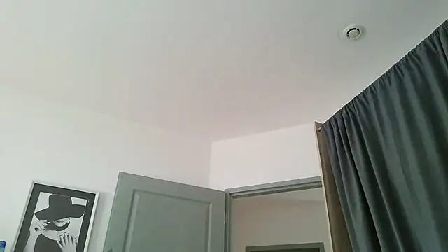 Snapshot of serena__vedette chatting on March 10, 2026, 12:54 pm serena vedette online show from March 10, 2026, 12:54 pm