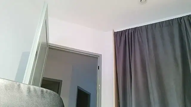 Snapshot of serena__vedette chatting on March 16, 2026, 8:18 am serena vedette online show from March 16, 2026, 8:18 am