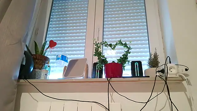 Snapshot of serena__vedette chatting on March 17, 2026, 7:01 am serena vedette online show from March 17, 2026, 7:01 am