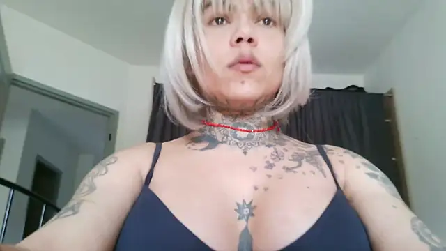 Snapshot of serena__vedette chatting on April 6, 2026, 11:00 am serena vedette online show from April 6, 2026, 11:00 am