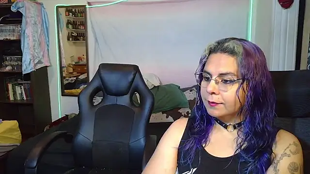 Evelan420 online show from February 17, 2026, 7:42 pm