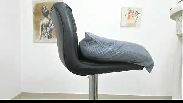 elizabethQuenx online show from January 31, 2025, 9:26 pm