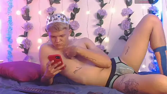 Snapshot of izan_20 chatting on February 27, 2026, 9:48 pm izan 20 online show from February 27, 2026, 9:48 pm