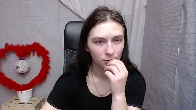 Snapshot of AmandaJi_ chatting on February 13, 2025, 10:23 am AmandaJi  online show from February 13, 2025, 10:23 am