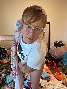 I am babydoll online show from November 4, 2025, 9:03 pm