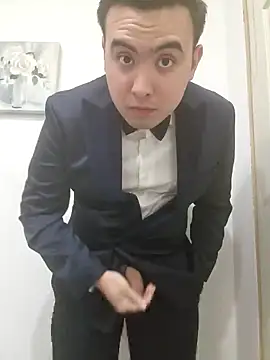 Snapshot of Hombre_de_traje chatting on February 1, 2025, 5:28 am Hombre de traje online show from February 1, 2025, 5:28 am