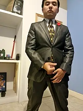 Snapshot of Hombre_de_traje chatting on November 1, 2025, 6:37 am Hombre de traje online show from November 1, 2025, 6:37 am