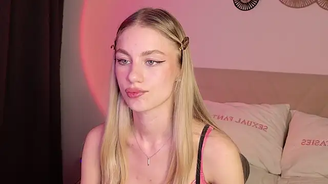 GabriellaOlsen online show from April 3, 2026, 1:53 pm