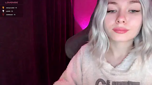 Ohmy Nora  online show from March 7, 2025, 4:13 am