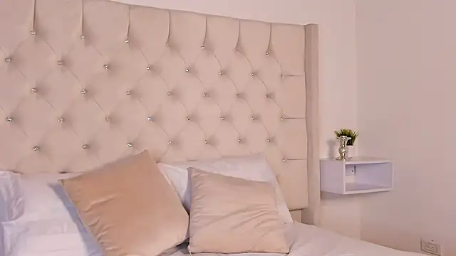 Snapshot of bella_bloomg chatting on January 27, 2025, 7:24 pm bella bloomg online show from January 27, 2025, 7:24 pm