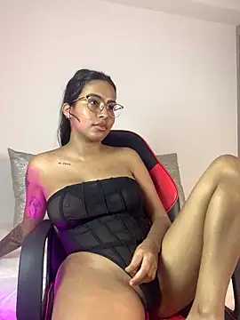 Snapshot of genesissara chatting on February 21, 2025, 2:17 am genesissara online show from February 21, 2025, 2:17 am