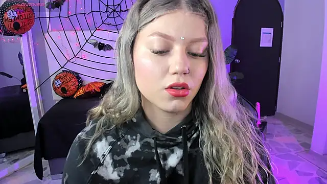 alaia greyy online show from October 9, 2025, 12:47 pm