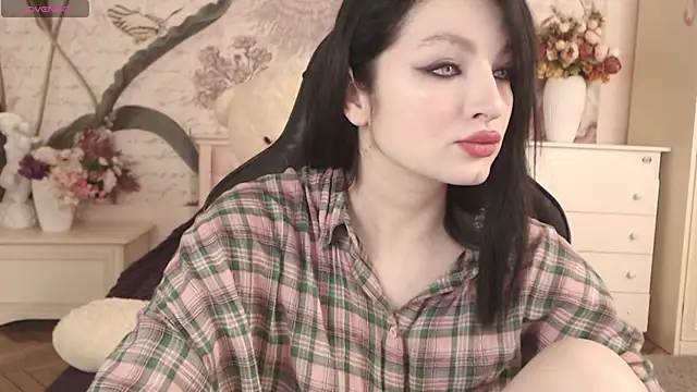 Snapshot of BritneyBarker chatting on February 11, 2026, 2:05 am BritneyBarker online show from February 11, 2026, 2:05 am