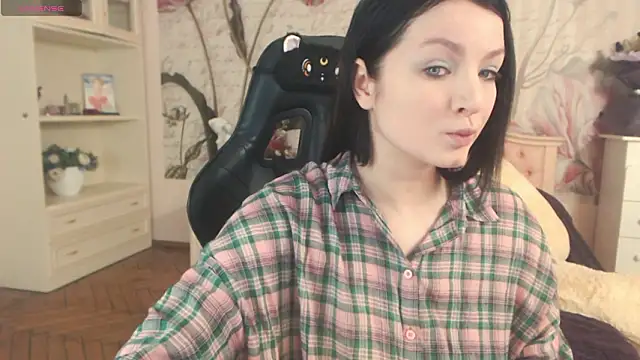 Snapshot of BritneyBarker chatting on February 26, 2026, 5:06 am BritneyBarker online show from February 26, 2026, 5:06 am