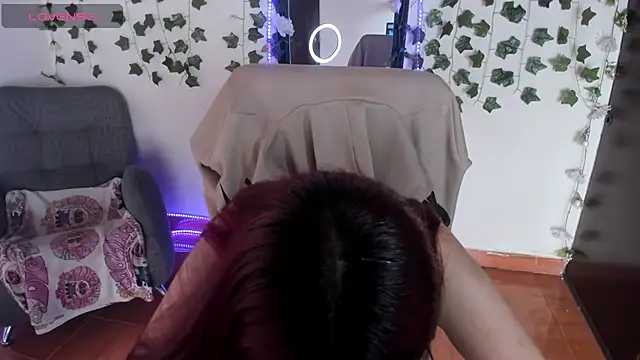 saray  jones online show from November 11, 2025, 12:49 pm