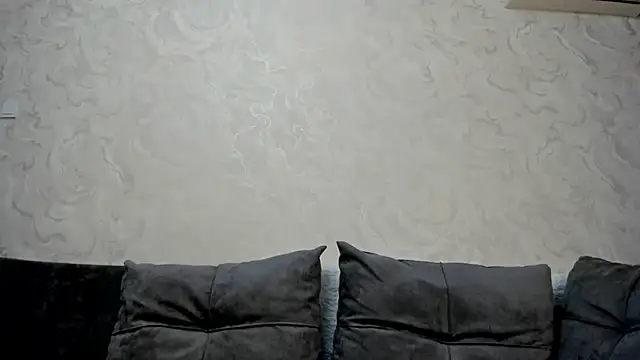 Yuki miiii online show from January 28, 2025, 4:29 am