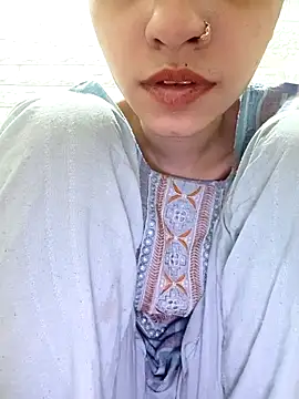 Snapshot of cute_IndianBabe chatting on March 23, 2025, 6:05 am cute IndianBabe online show from March 23, 2025, 6:05 am