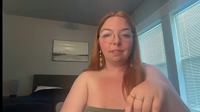 Snapshot of curvycate127 chatting on May 25, 2026, 8:37 pm curvycate127 online show from May 25, 2026, 8:37 pm