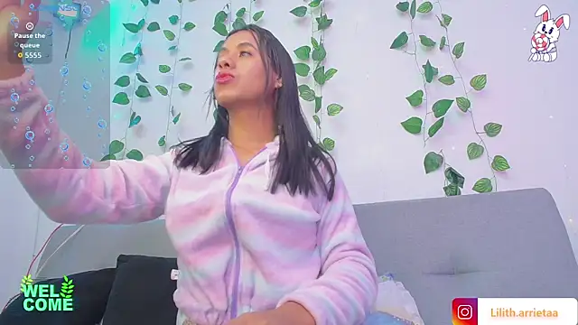 LiiLiith-1 online show from December 5, 2025, 5:27 am